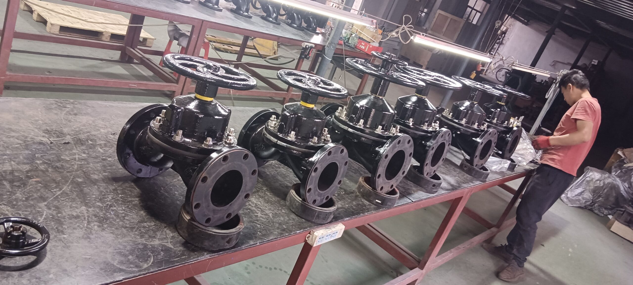 How diaphragm valves work diagram