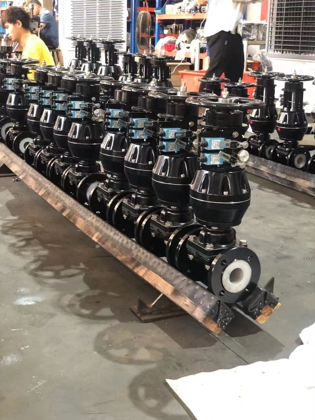 Air filter regulator unit for pneumatic systems