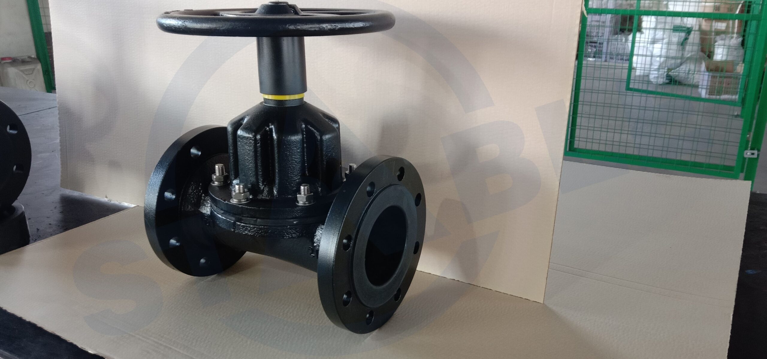 A straight-through diaphragm valve handling slurry