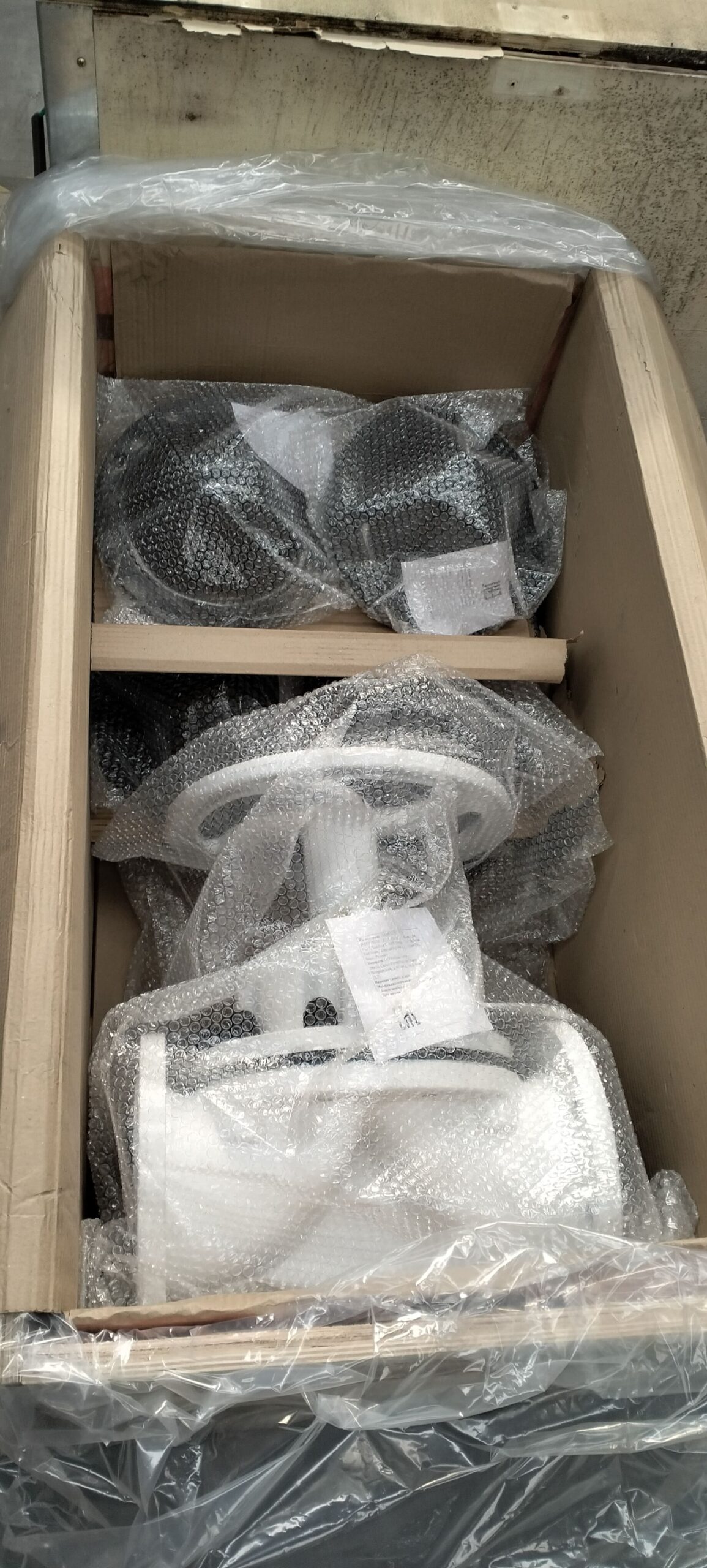 Diaphragm valve handling a viscous slurry